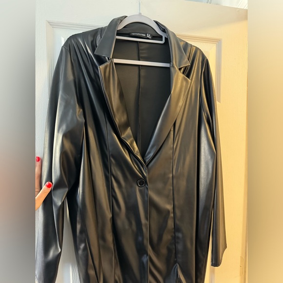 Pretty Little Thing - Black Jacket XL very condition never used - Picture 5 of 6